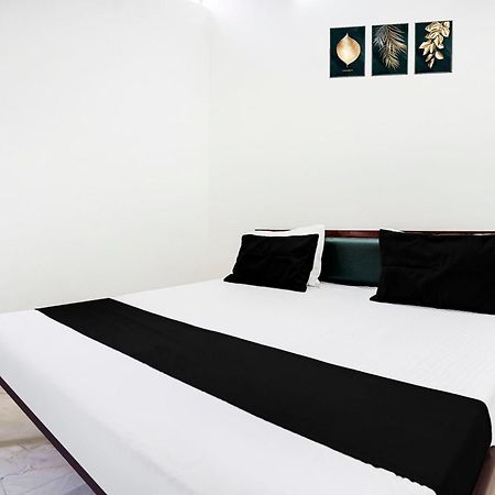 Hotel O The Moon Bareilly Exterior photo
